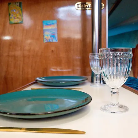 Bateau Voilier Insolite Avec Jacuzzi Privatif *