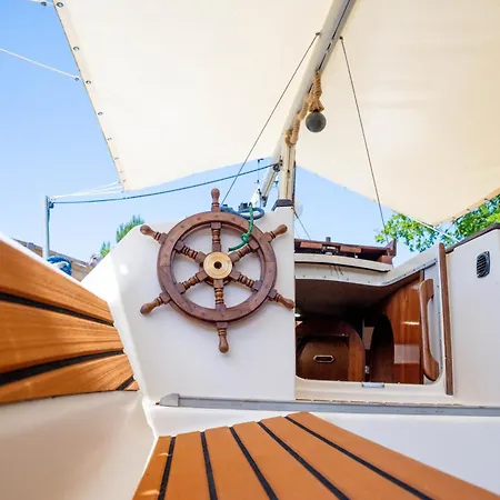 Bådhotel Bateau Voilier Insolite Avec Jacuzzi Privatif